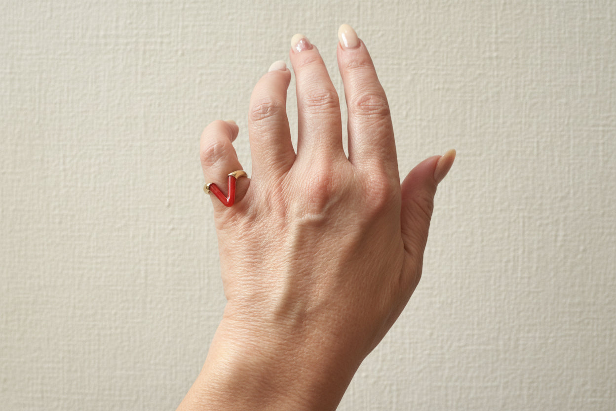 14K Gold and Carnelian "V" Ring