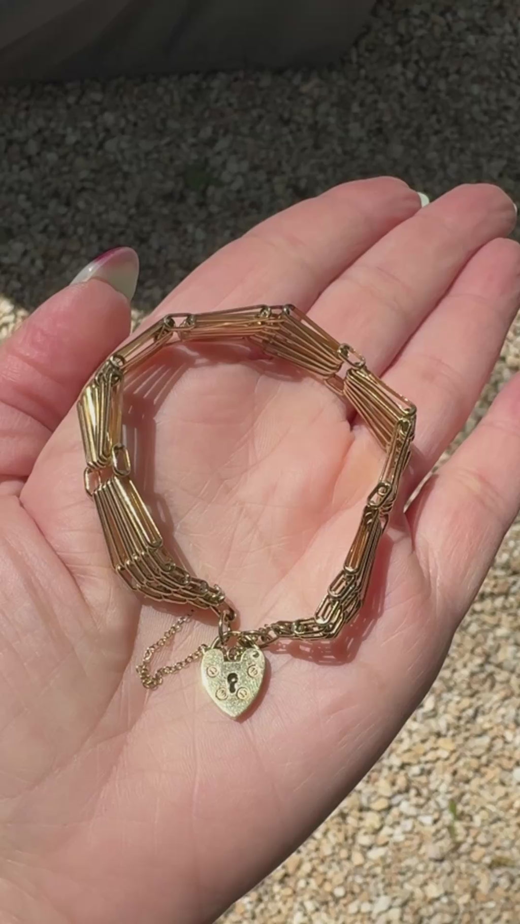 9K Gold Gate Link Bracelet with Heart Padlock